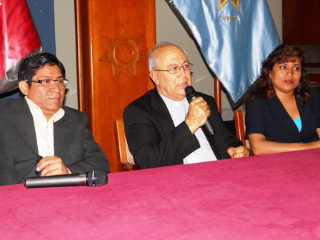 obispo conferencia marcha